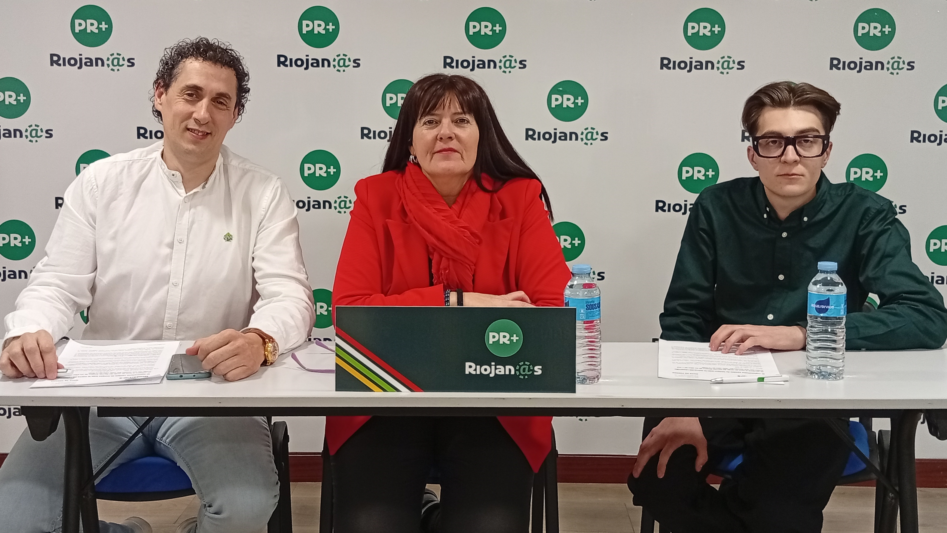 Iván Herrero Sanz, Rita Beltrán Muro y Daniel Martínez Guerrero, en la presentación de la nueva imagen del PR+Riojan@s.